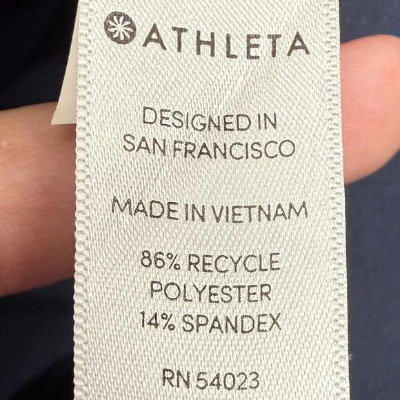 EUC Women's ATHLETA Tribeca Crop Pant Flare Navy‎ | Size 10 Tall - Picture 9 of 12